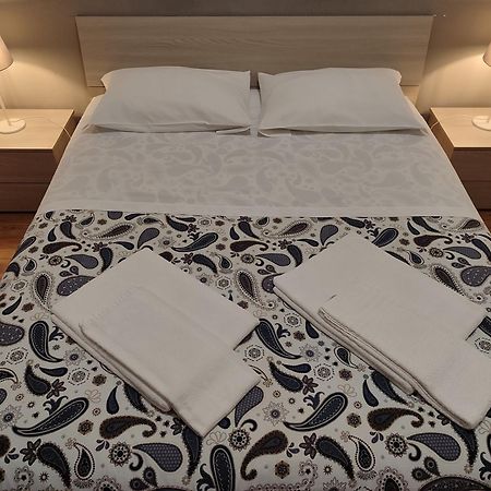 Guesthouse La Briosa Nicole เจนัว ภายนอก รูปภาพ