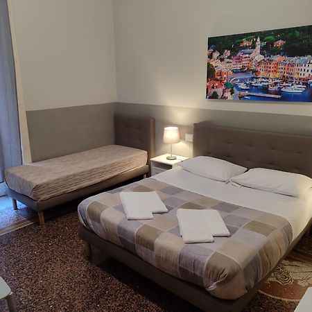 Guesthouse La Briosa Nicole เจนัว ภายนอก รูปภาพ