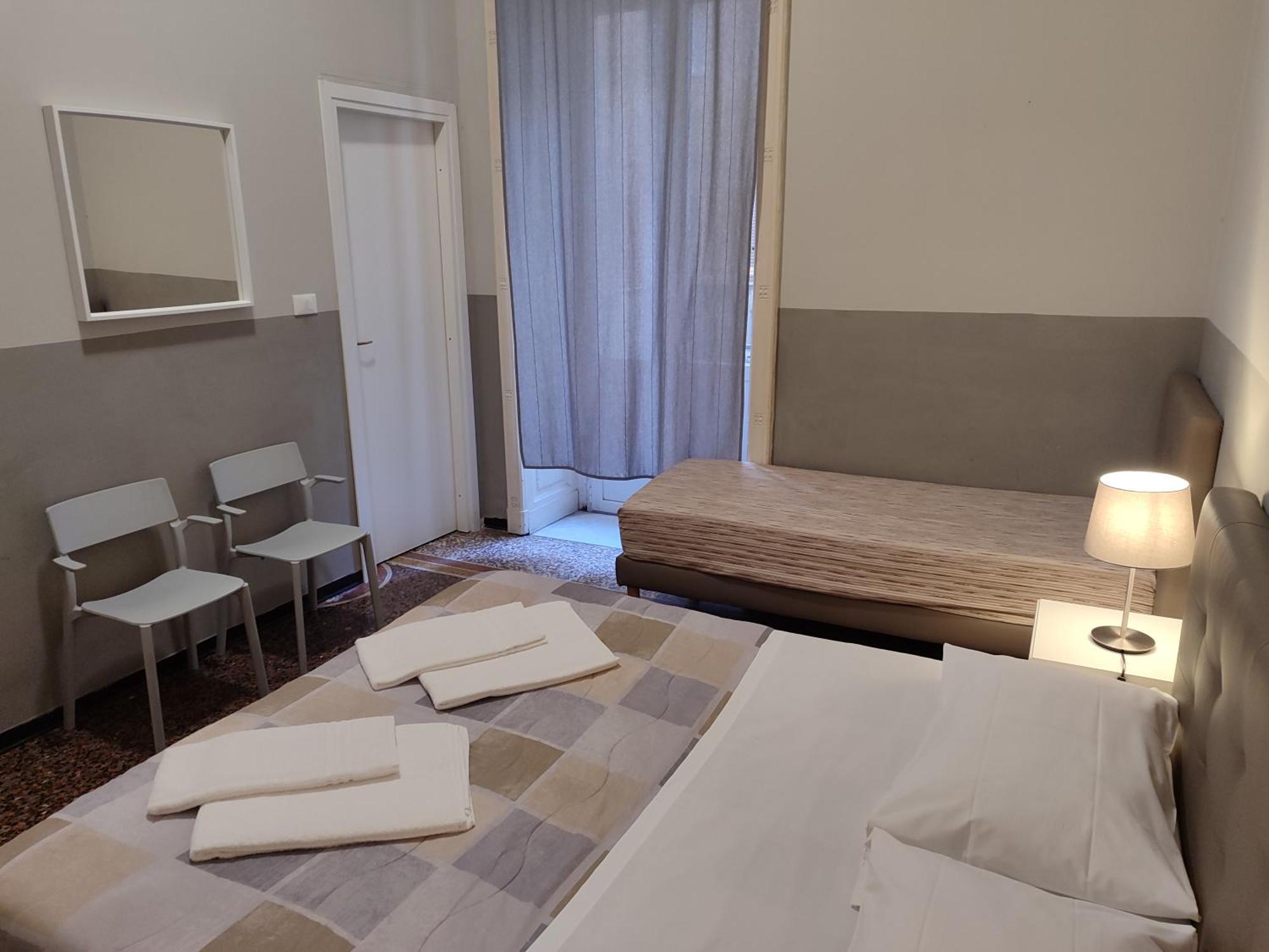 Guesthouse La Briosa Nicole เจนัว ภายนอก รูปภาพ