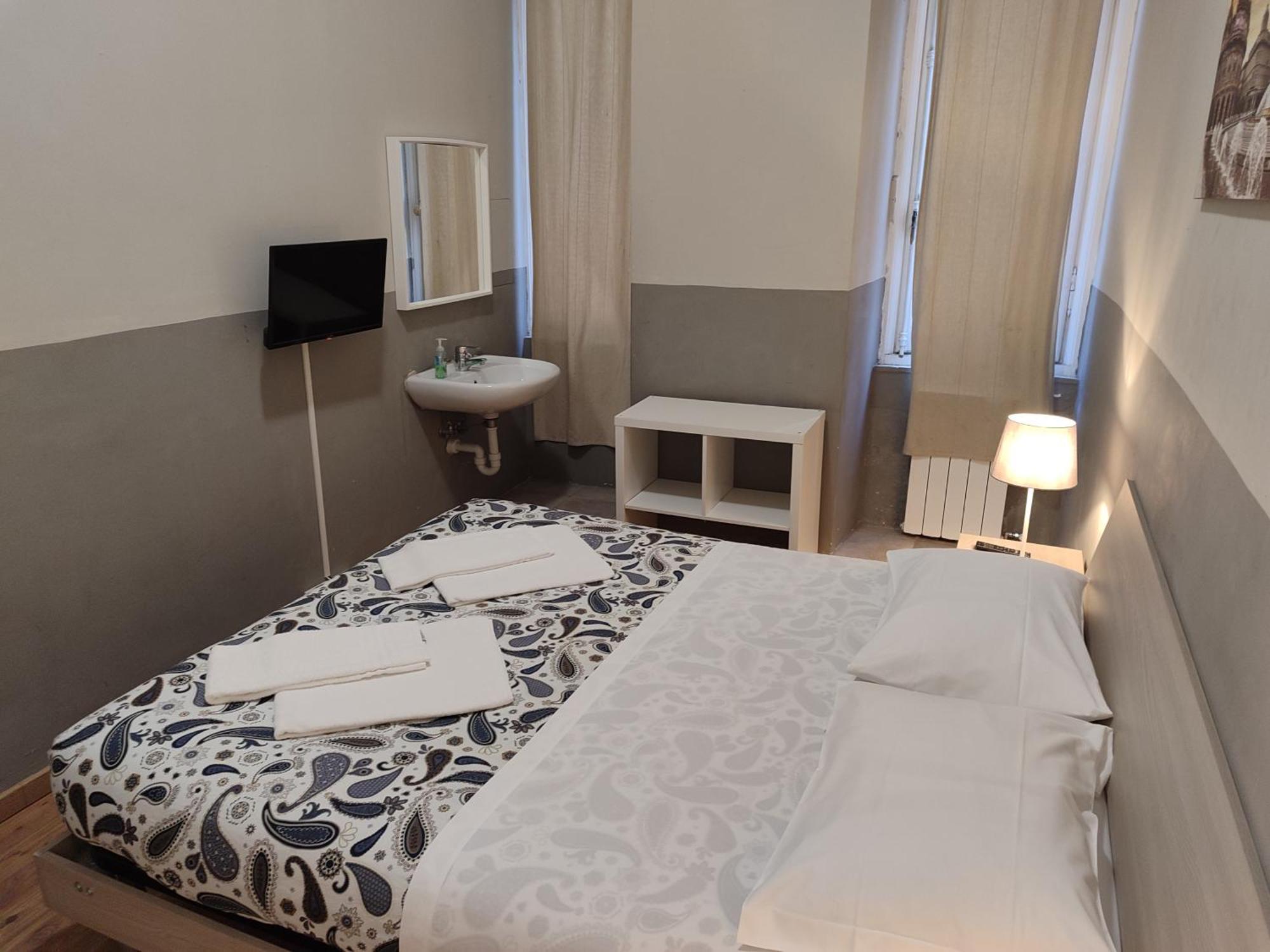 Guesthouse La Briosa Nicole เจนัว ภายนอก รูปภาพ