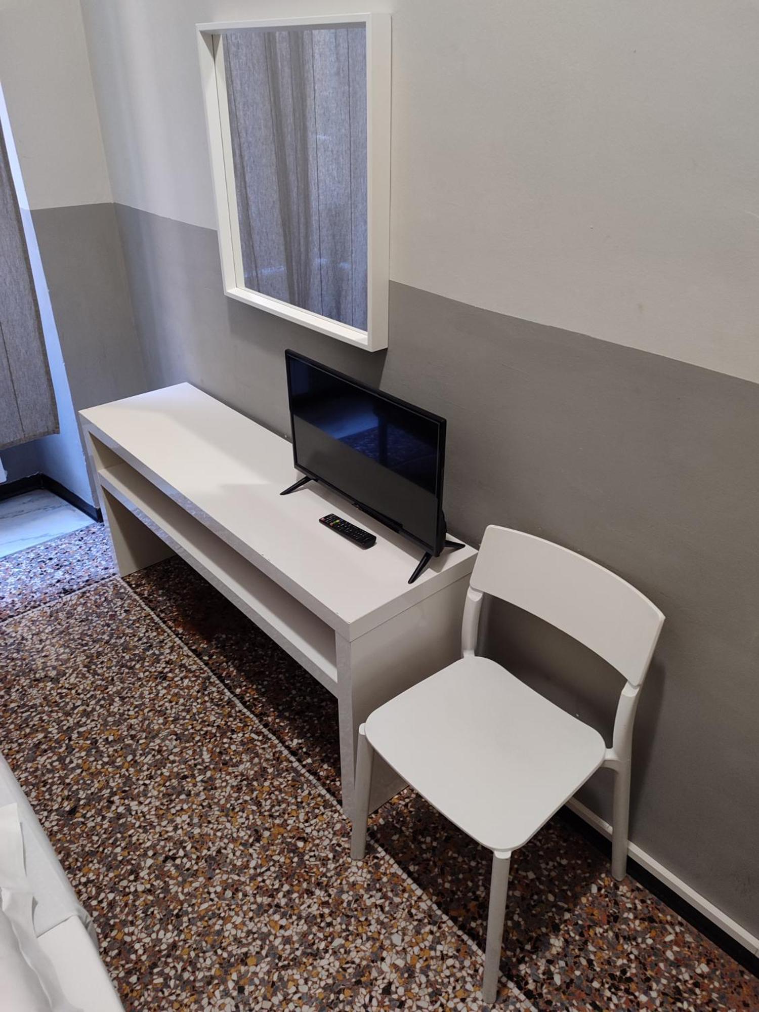 Guesthouse La Briosa Nicole เจนัว ภายนอก รูปภาพ