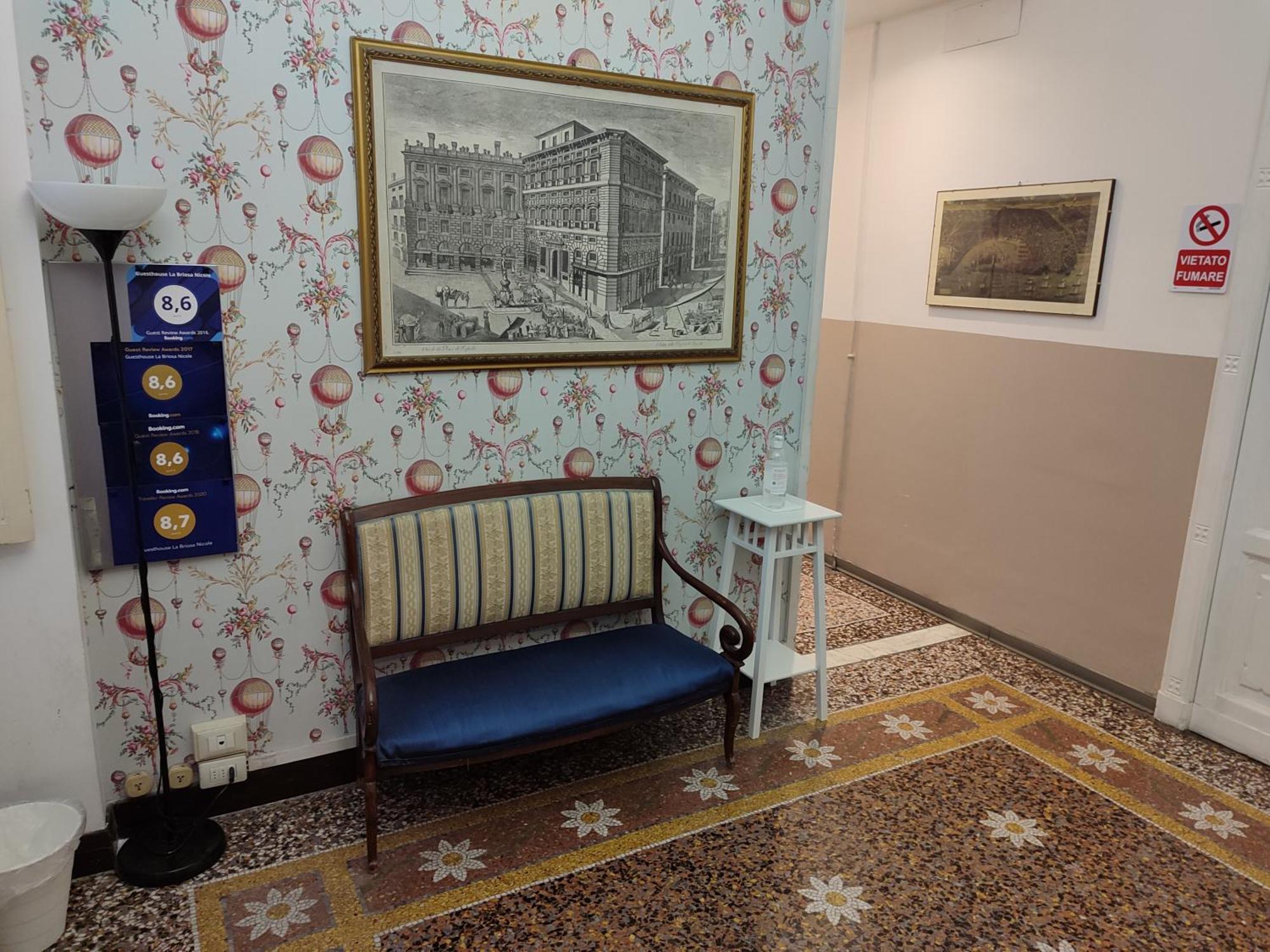 Guesthouse La Briosa Nicole เจนัว ภายนอก รูปภาพ