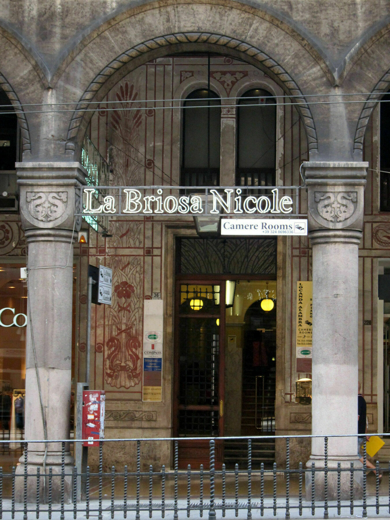 Guesthouse La Briosa Nicole เจนัว ภายนอก รูปภาพ